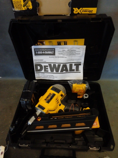 lot 3 image: DeWalt Dual Speed Framing Nailer