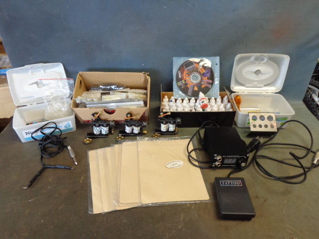 lot 5 image: Tattoo Equipment & Carrying Bag