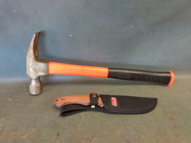 lot 9 image: Knife & Hammer
