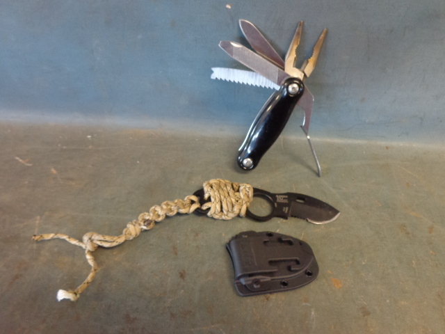 lot 18 image: Multi Tool and Knife