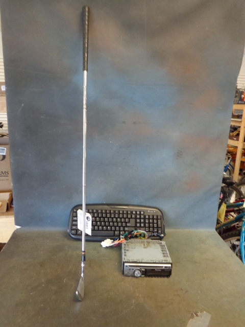 lot 23 image: Car Stereo, 2 Iron and Wireless Keyboard