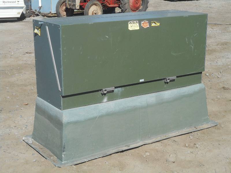 lot 4 image: Commercial 5ft Outdoor Electrical E...