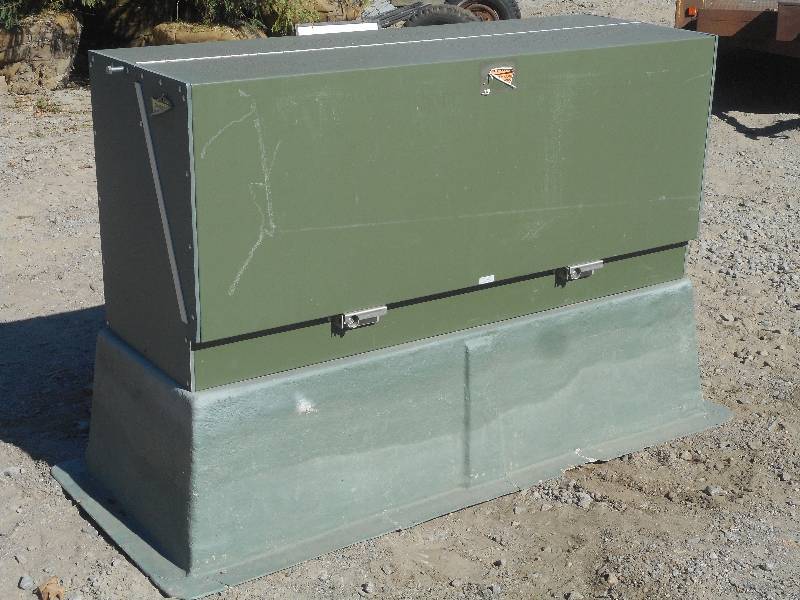 lot 7 image: Commercial 5ft Outdoor Electrical E...