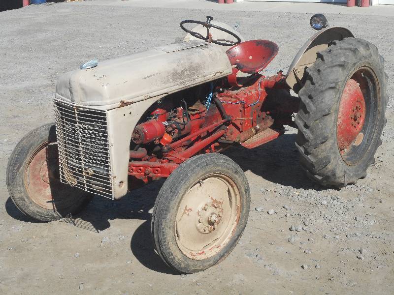 lot 2 image: Ford 8N Tractor, Inline 4-Cylinder ...