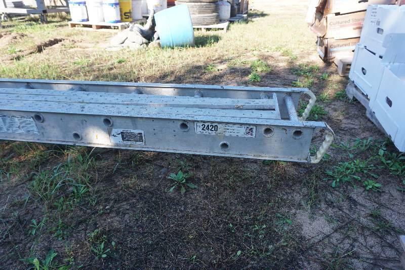 lot 7 image: Werner Model 2420 20 Contractors Plank