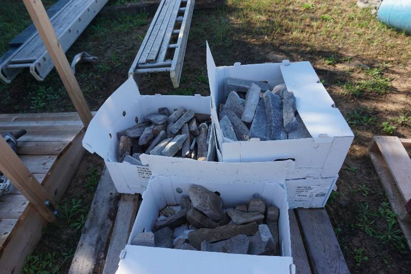 lot 18 image: Lot of Boral Handipak Cultured Decorative Landscape Stone