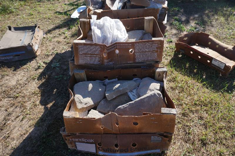 lot 20 image: Lot of Boral Handipak Wolf Creek Southern Ledgestone Decorative Landscape Stone