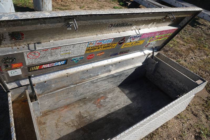lot 25 image: Knaack Brand Pickup Truck Bed Tool Box
