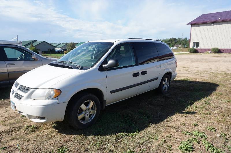 lot 1 image: 2007 Dodge Grand Caravan
