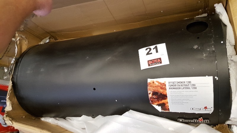 lot 21 image: Char-Broil American Gourmet CharcoalSmoker Grill
