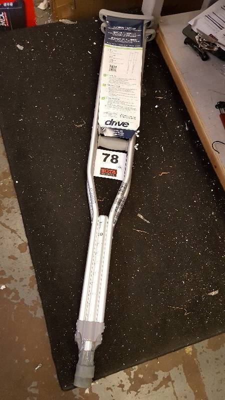 lot 78 image: DRIVE - RTL 10400 Adult Crutches