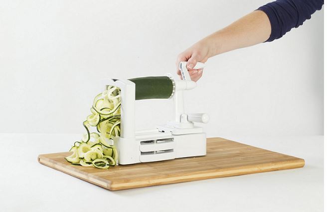 lot 57 image: Veggetti Pro Tabletop Spiral Vegetable Cutter