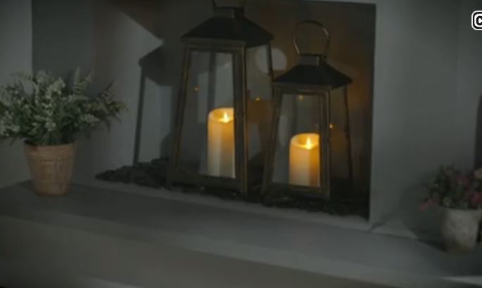 lot 140 image: Luminara 18 Hampton Indoor Outdoor Lantern with Flameless Candle & Remote  - BRONZ