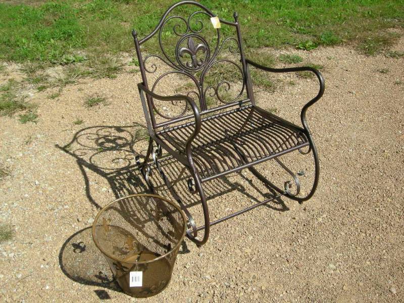 Metal Fleur de Lis Rocker