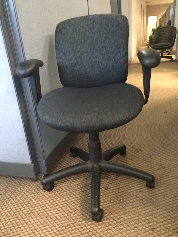 Super Quality Global Ergonomic with Adjustible Arms Swivel Rolling Office Chair  - Super Condition
