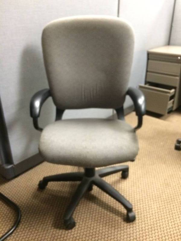 Ergonomic Multi Adjustible Settings Swivel Rolling Executive Office Chair - Nice Condition