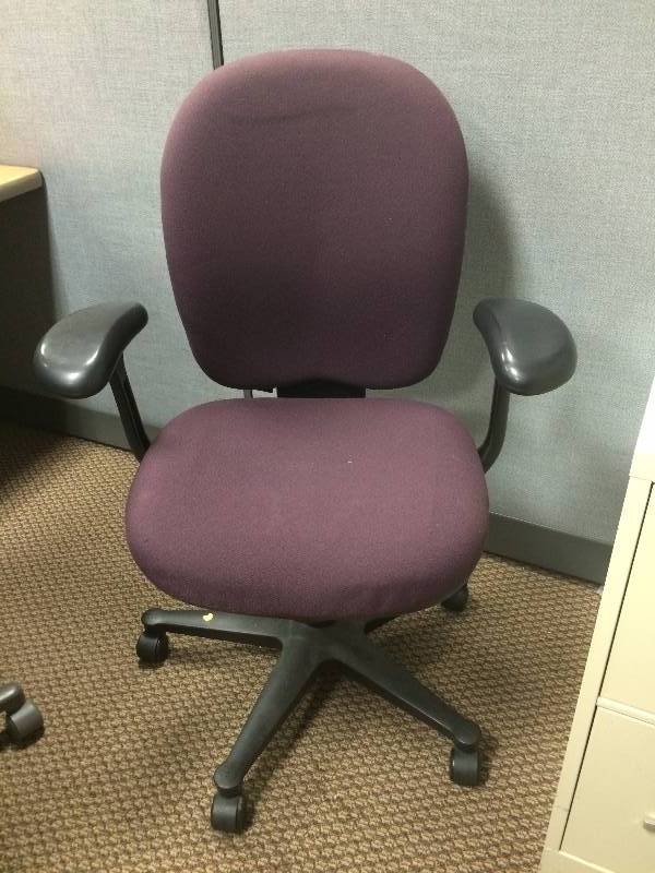 Ergonomic Multi Adjustible Settings Swivel Rolling Executive Office Chair - Nice Condition