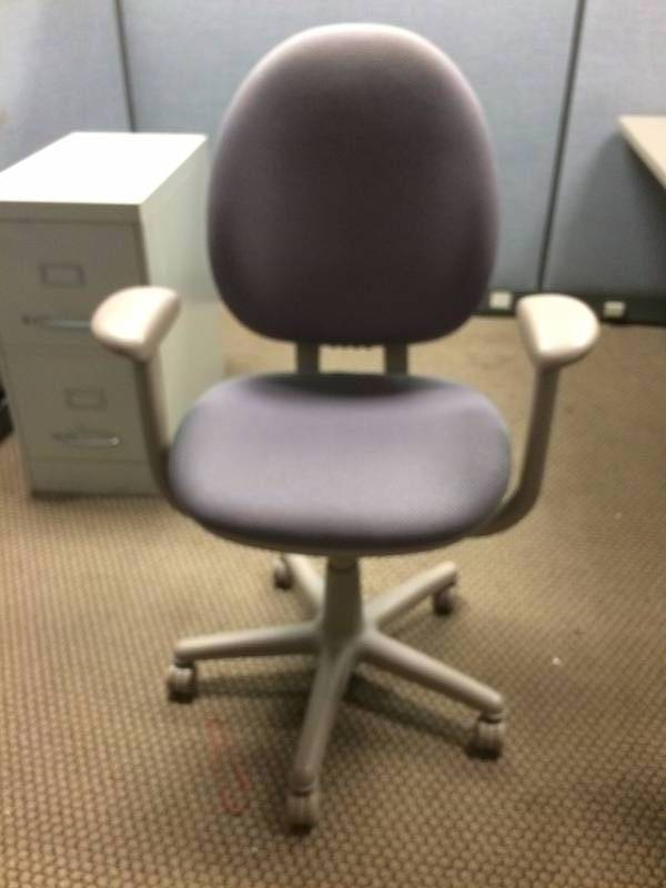 Ergonomic Multi Adjustible Settings Swivel Rolling Executive Office Chair - Nice Condition