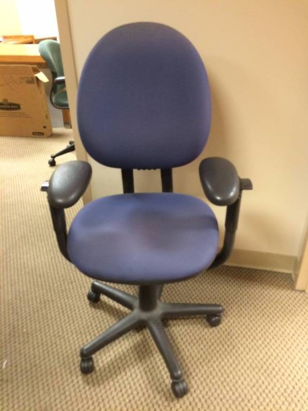 Super Quality Steelcase Ergonomic Multi Adjustible Settings & Arms Swivel Rolling Executive Office Chair - Super Condition - One Arm Has Some Scratches