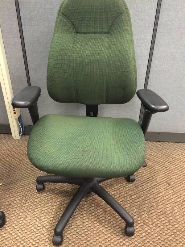 Super High End Quality Ergonomic Multi Adjustible Settings & Arms Swivel Rolling Executive Office Chair - Nice Condition - Stains On Seat