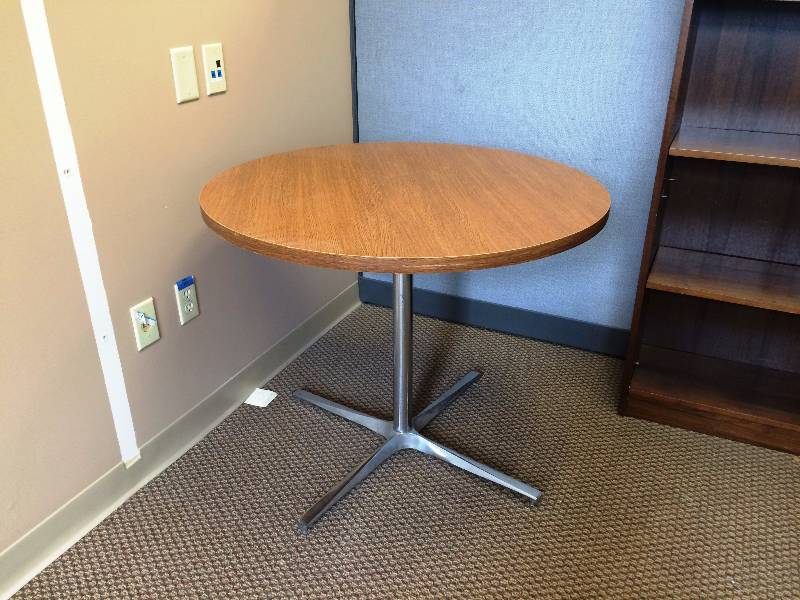 Bevis Quality Heavy Duty Wood & Chrome Office Round Small Conference Table - Excellent Condition