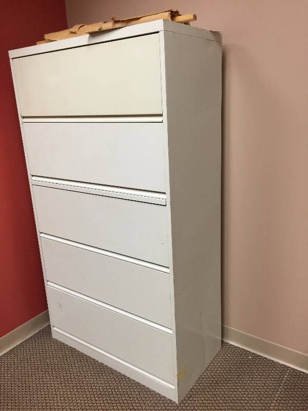 Heavy Duty Quality Steelcase 5 drawer Hanger File Cabinet - Super Nice Condition - These Retail About $1200.00