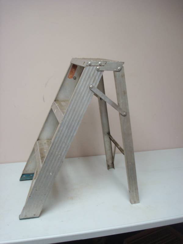 Small Metal Foot Stool Ladder