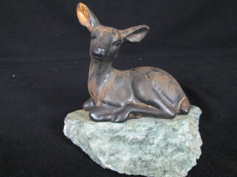 lot 8 image: Daga Fawn Statue