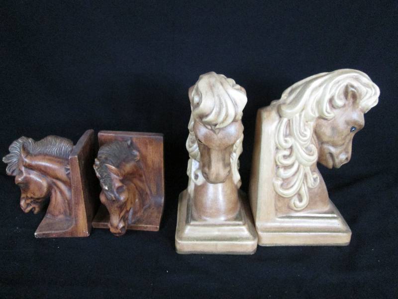 lot 18 image: 2 Pair Horse Bookends