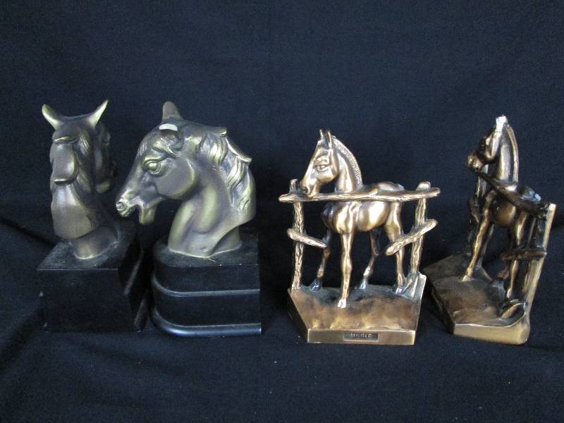 lot 19 image: 2 Pair Horse Bookends