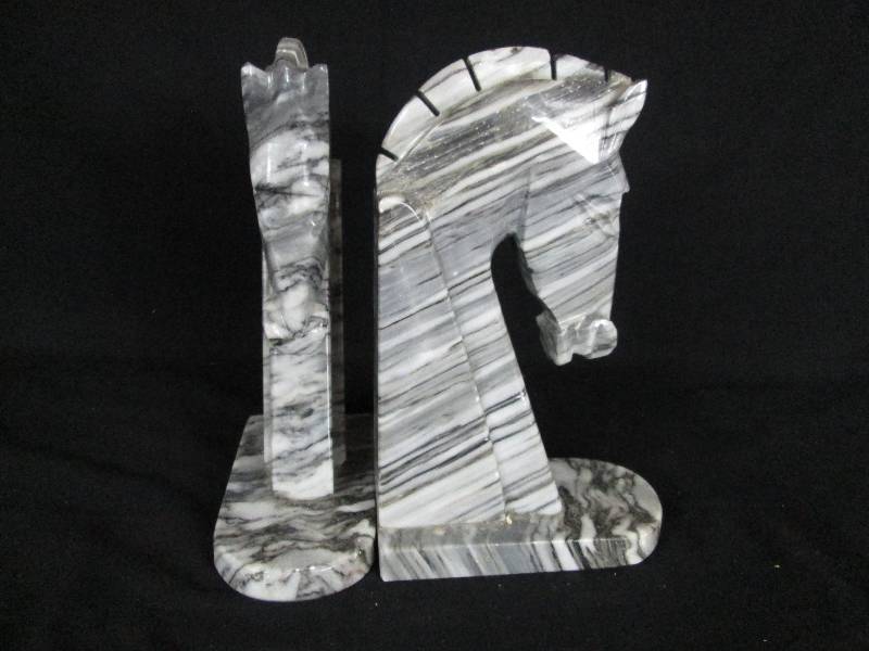 lot 22 image: Extra large Onyx Horse Bookends