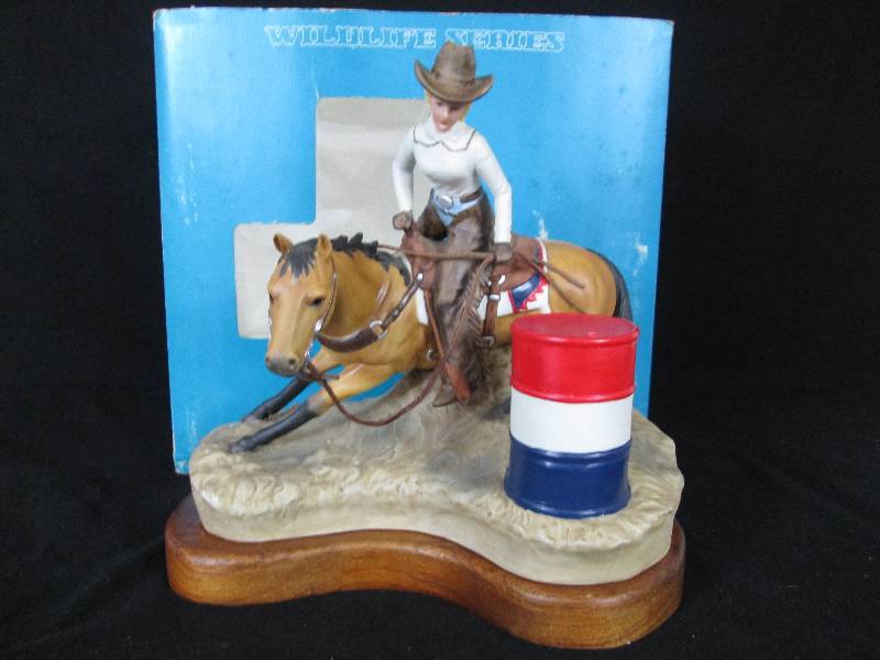 lot 113 image: Ski Country Rodeo Decanter