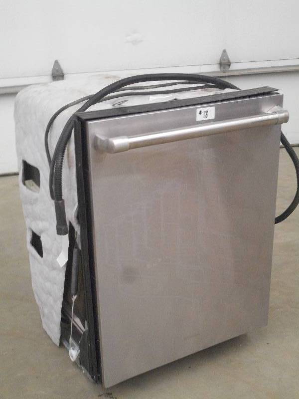 lot 18 image: Jenn-Air JDB125OAWP Stainless Dishw...