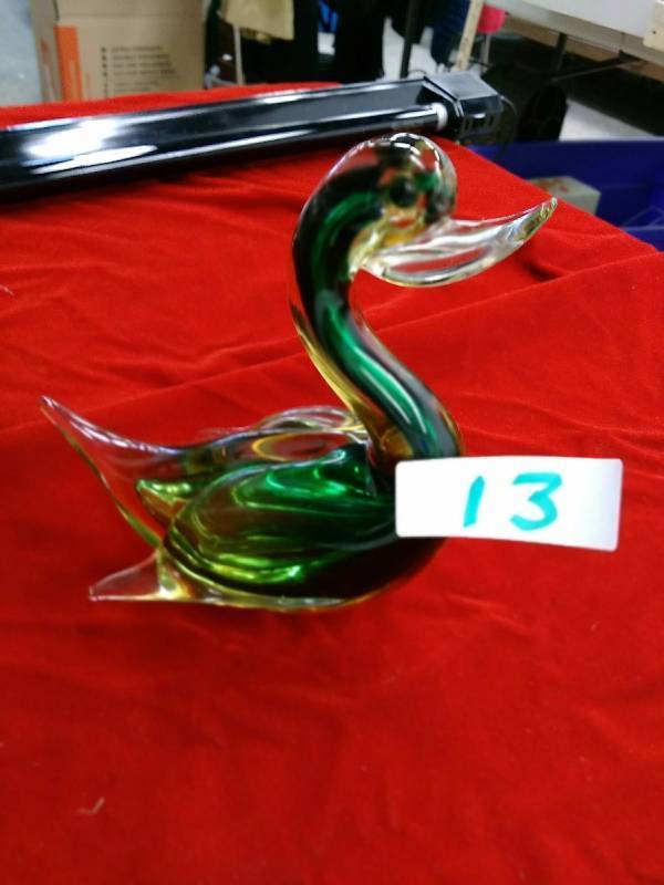 lot 13 image: Murano Glass Duck