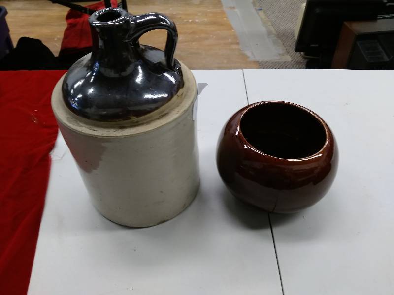 lot 24 image: Pottery Jug and Bowl