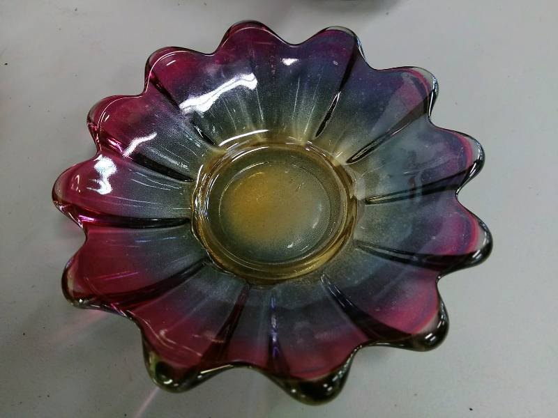 lot 36 image: Red Glassware Lot