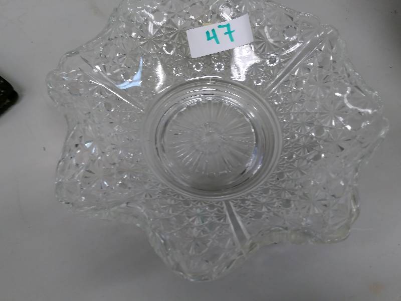 lot 47 image: Fenton Clear Glass Dish
