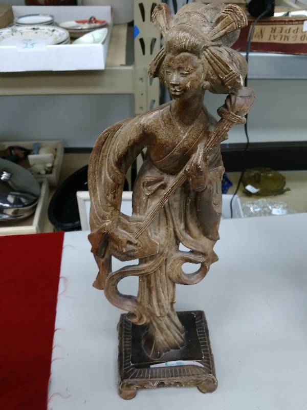lot 68 image: Asian Dcor Statue