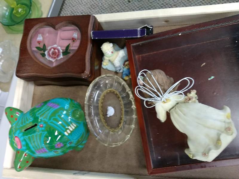 lot 78 image: Dcor Lot