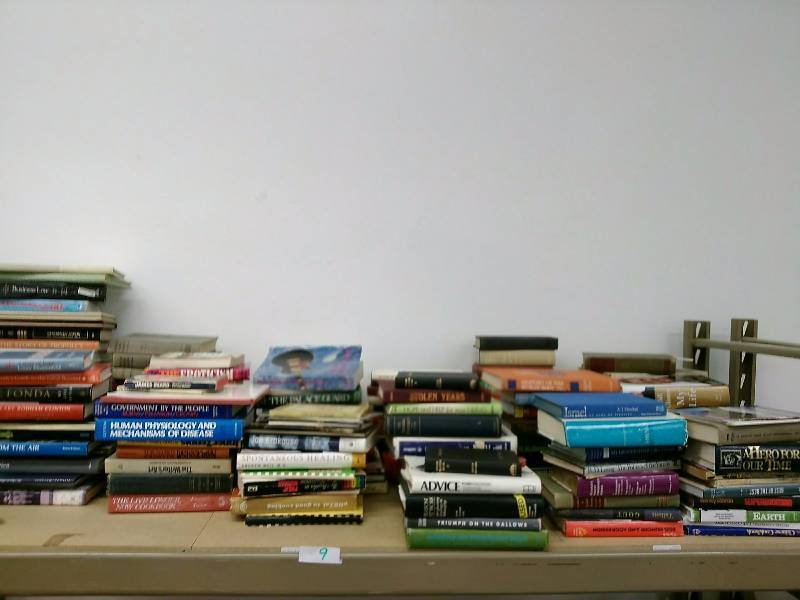 lot 9 image: Large Book Lot