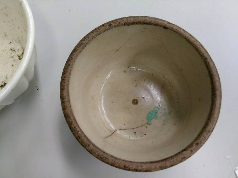 lot 11 image: Vintage Roseville Pottery