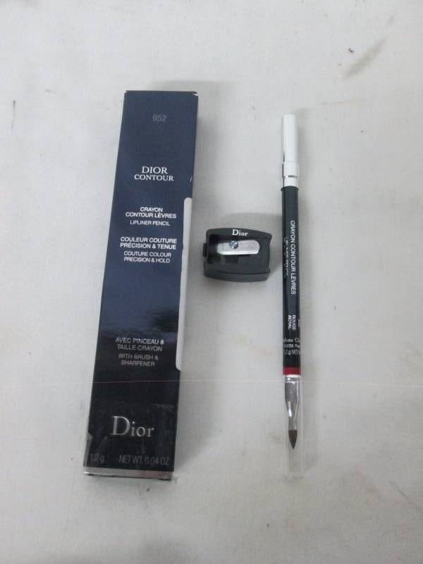 lot 42 image: Dior Contour Lip Liner Pencil