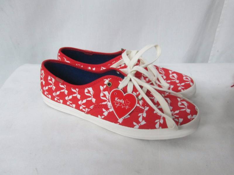 lot 22 image: Keds Womens Taylor Swift Champion Sneaker