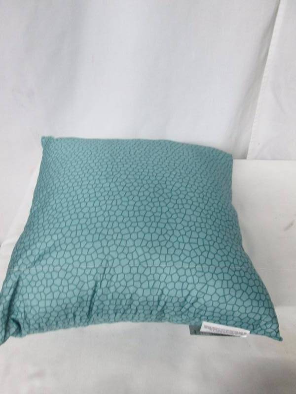 lot 60 image: Alcove Santorini 15 Square Pillow