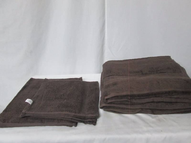 lot 47 image: Alcove Fast Dry 10-pc. Towel Set