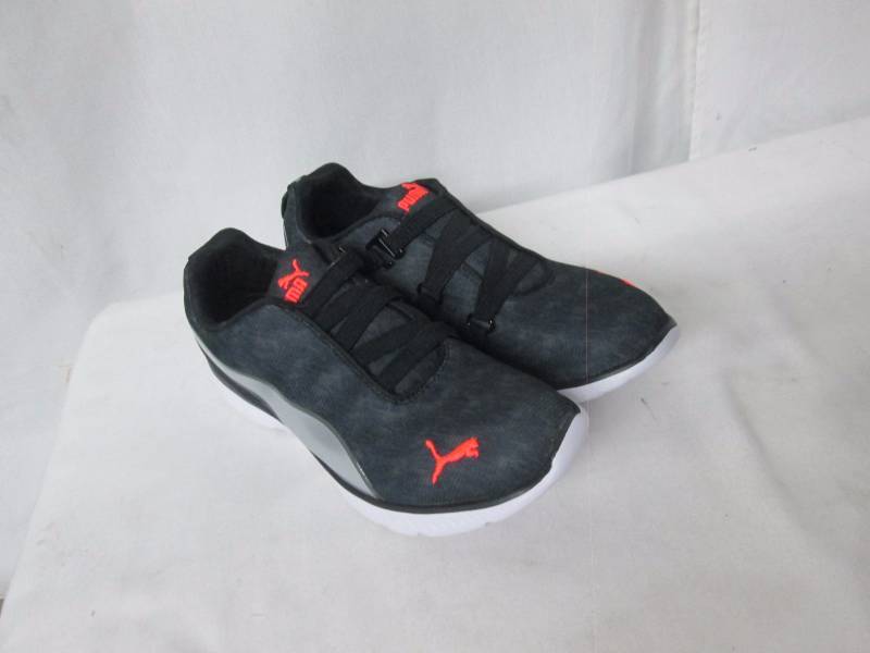 lot 13 image: Puma Womens Casual Sport Shoe