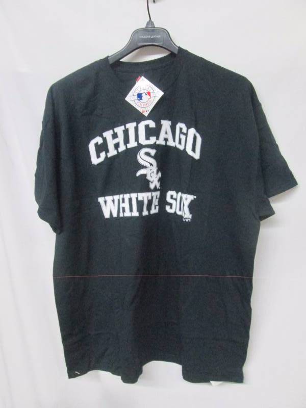 lot 52 image: MLB Mens Heart & Soul Tee