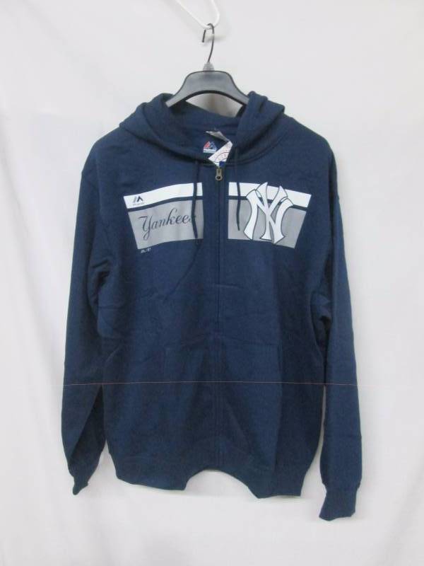 lot 31 image: Majestic Mens MLB With The Program Hoodie - Yankees