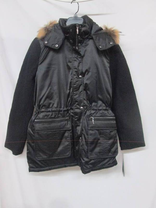 lot 8 image: Bernardo Misses Wool Sleeve Parka with Fur Hood