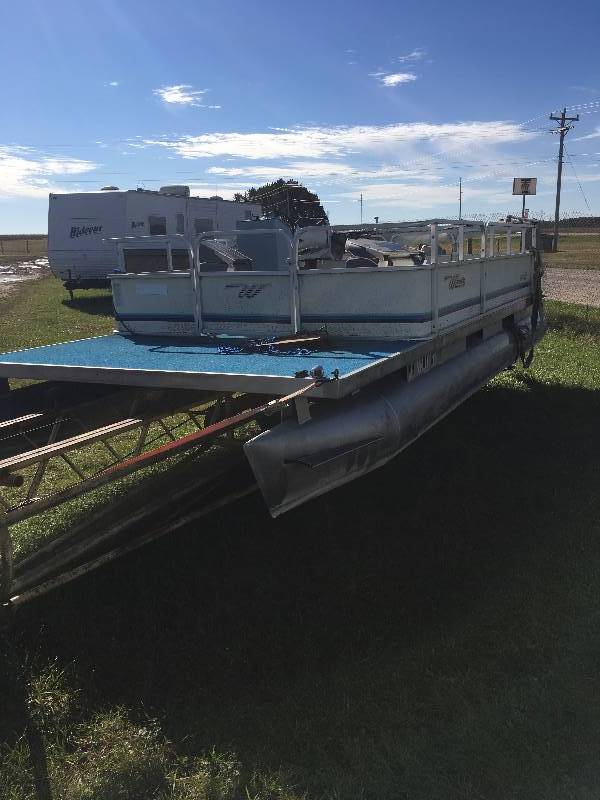1987 Pontoon w Trailer